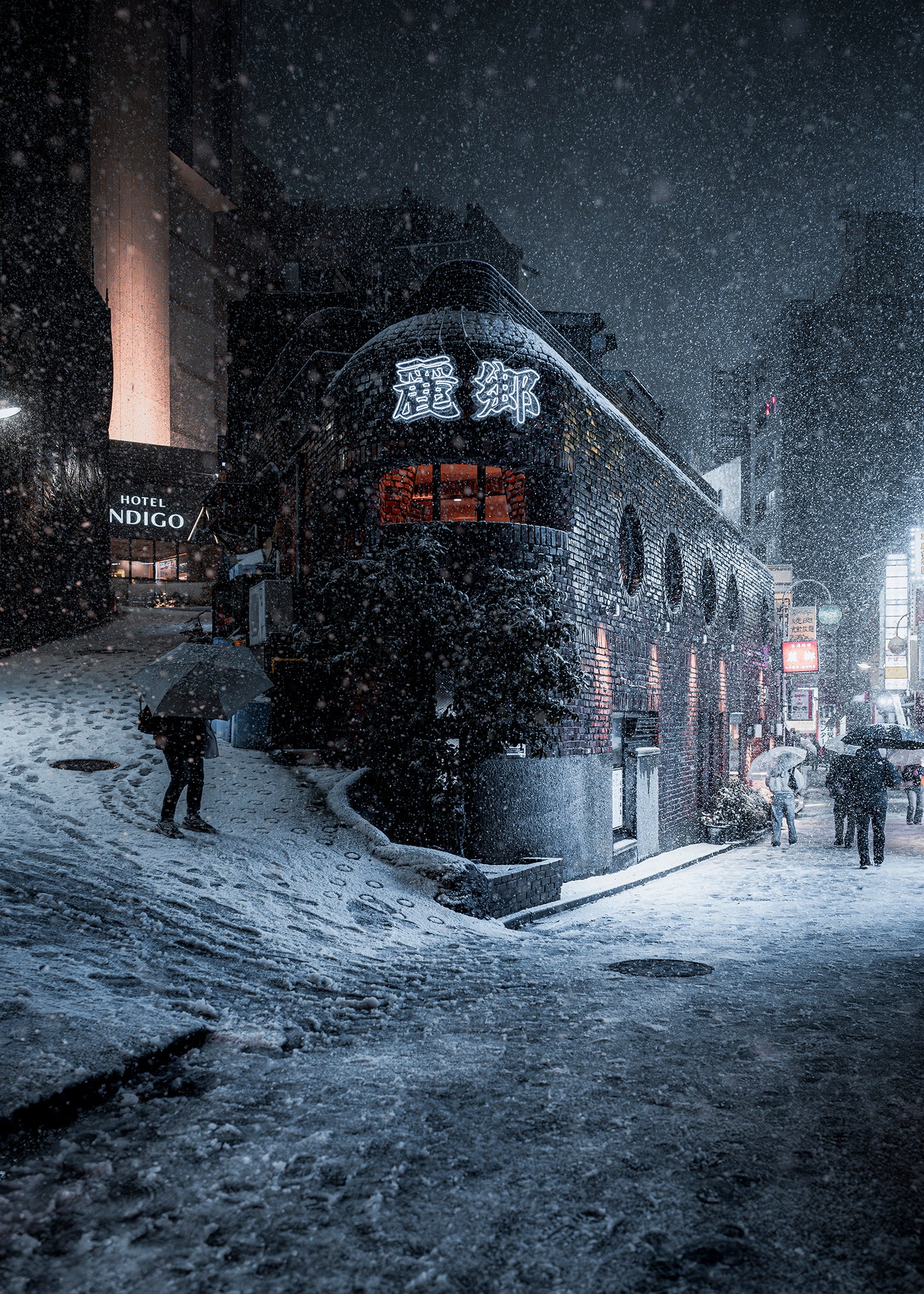 "Roam Around Night City#2 - Shibuya Snow fall -"Junya Watanabe for exhibition "The Duality of Night"